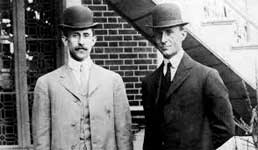 วิลเบอร์และออร์วิล ไรท์(สองพี่น้องตระกูลไรท์ - Wright Brothers) สองพี่น้องที่พัฒนาเครื่องบินจนสำเร็จเป็นครั้งแรกของโลก